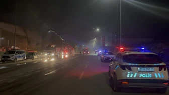 Gaziantep'te ambalaj fabrikasında çıkan yangın itfaiye ekiplerince kontrol altına alındı