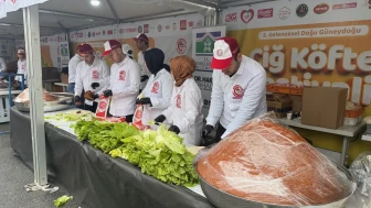 Bahçelievler'de 5 ton çiğ köfte dağıtıldı, binlerce kişi festivalde eğlendi