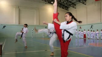 Oltu’da taekwondo kuşak sınavı yoğun katılımla gerçekleştirildi