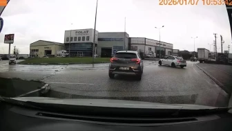 Bursa'da cadde ortasında drift atan sürücüye 58 bin lira ceza kesildi