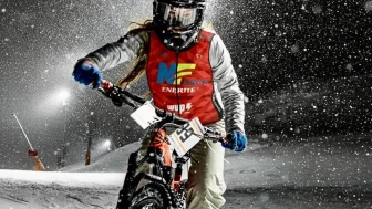 Denizlili sporcu İremsu Çağlar Snow Bike Türkiye Şampiyonası'nda birinci oldu