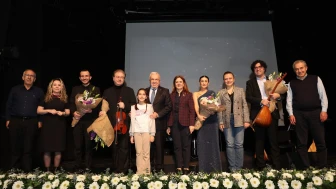 Bursa'da Nâzım Hikmet 124. yaşında Nilüfer'de konserle anıldı