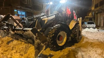 Mardin'de Mazıdağı ilçesinde yoğun kar yağışı nedeniyle ulaşım durma noktasına geldi