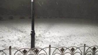 İstanbul Anadolu Yakası'nda kar yağışı etkisini artırdı