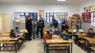 Tekirdağ'da emniyet personeli öğrencilere karne hediyesi verdi