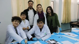 İnönü Üniversitesi’nde çocuklar özgün baskı resim atölyesinde hünerlerini sergiledi