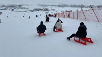 Muş Çocuk Evleri Sitesi’nden çocuklara yarıyıl tatilinde kayak keyfi