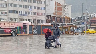 Afyonkarahisar'da gece başlayan yağmur sabah saatlerinde etkili oldu