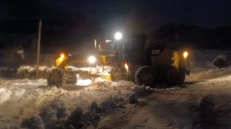 Batman'ın Sason ilçesinde yoğun kar nedeniyle mahsur kalan hastalar ekipler tarafından kurtarıldı