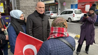 Düzce’de Türk bayrakları ile sokaklar kırmızı beyaza büründü