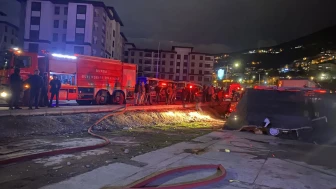 Bursa'da sobadan çıkan yangın evi küle çevirdi, 2 kişi dumandan etkilendi