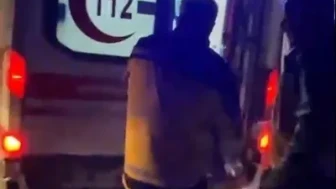 Kars’ta sağlık ve özel idare ekipleri 1 yaşındaki bebek için karla mücadele etti