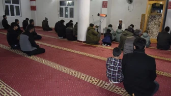 Dicle’de Miraç Kandili camilerde dualarla idrak edildi