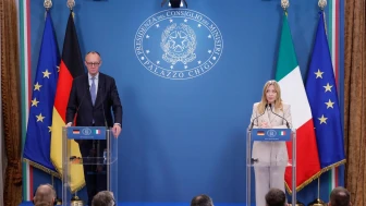 Almanya Başbakanı Merz Avrupa'nın Arktik savunması için daha fazlasını yapması gerektiğini söyledi