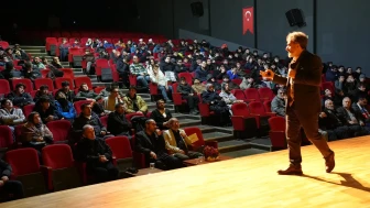 Dünü oku, yarını yaz" konferansı Düzce Fen ve Teknoloji Lisesi'nde gerçekleştirildi
