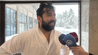 Bolu Dağı'nda eksi 10 derecede buz tutan havuza giren Eren Biri sağlıklı olduğunu