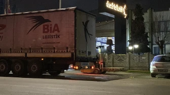 İnegöl OSB’de park halindeki TIR’ın dorsesinden düşen işçi yaralandı