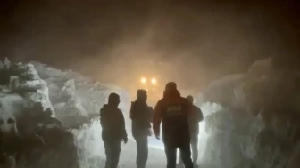 Ağrı’da tipide mahsur kalan vatandaşlar için ekipler seferber oldu