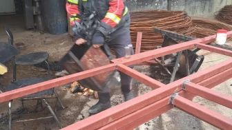 Aydın'da ısınmak için tiner atılan ateş patladı, itfaiye faciayı önledi