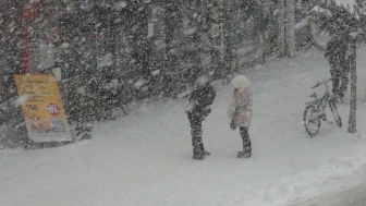 Kars'ta son 15 yılın en yoğun kışı hayatı olumsuz etkiliyor