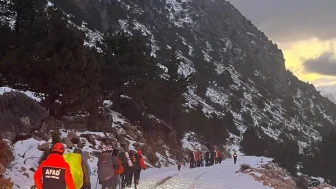 Antalya’nın Elmalı ilçesinde kamp yapan 24 kişi AFAD tarafından fırtınadan kurtarıldı