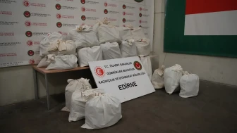 Edirne'de tır ve otomobillerde gizlenen 165 kilo esrar ele geçirildi