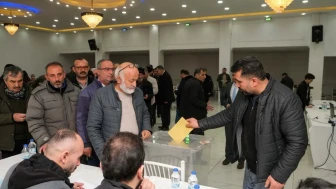 Pınarbaşı Esnaf Odası’nda üyeler Bedir’i başkan seçti