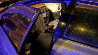 Sakarya'da D-650 kara yolunda iki otomobil çarpıştı: 3 yaralı