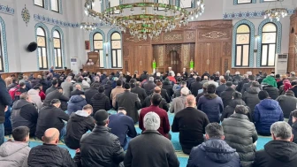 Siirt'te depremde hayatını kaybedenler için mevlit okutuldu