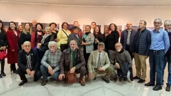 Samsun'da 34. karma fotoğraf sergisi gecenin ışıkları temasıyla açıldı