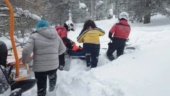 Sarıkamış’ta kayak yaparken düşen kadın JAK ekipleri tarafından kurtarıldı