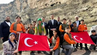 Tunceli'nin Çemişgezek ilçesinde tarihi İn Delikleri'nde okul dışı öğrenme etkinliği düzenlendi