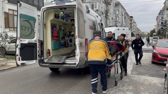 Edirne'de otomobil kazası güvenlik kamerasına yansıdı, 2 yaralı