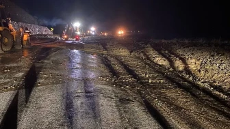 Bolu'nun Seben ilçesinde heyelan nedeniyle yol ulaşıma kapandı