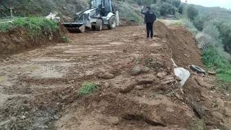 Bozdoğan Belediyesi sağanak yağış sonrası ilçede temizlik ve açma çalışmalarına devam ediyor