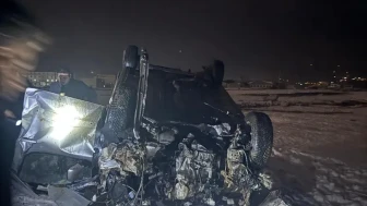 Şırnak'ta yoldan çıkarak takla atan araç hurdaya döndü, 1 ağır yaralı