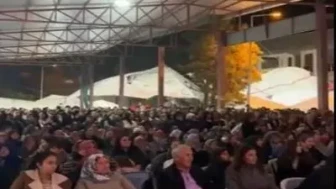 Kuyucak'ta belediye başkanı zeybek oynadıktan sonra sahne fırtınada devrildi