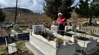 Ordu'da 6 Şubat depreminde hayatını kaybeden 30 vatandaş kabirleri başında anıldı