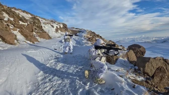 Erzincan'da 3’üncü Ordu birlikleri zorlu hava şartlarında hudut hattında devriye görevine devam etti