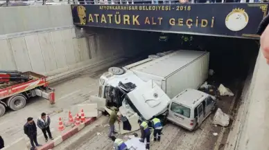 Afyon’da Alt Geçitte Feci Kaza! Kamyon Karşı Şeride Geçti