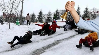 Artvin’de Olumsuz Hava Koşulları Nedeniyle Eğitime Ara Verildi! Kar Tatili Hangi İlçeleri Kapsıyor?