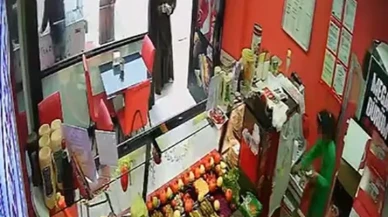 Bursa'nın İnegöl ilçesinde kadınlar çocuğa dükkandan 3 bin tl çaldırdı