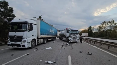 Anadolu Otoyolu’nda iki tırın karıştığı kazada sürücü yara almadan kurtuldu