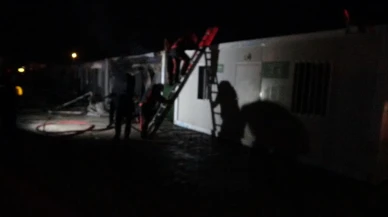 Malatya'daki konteyner kentte yangın aileyi uykuda yakaladı