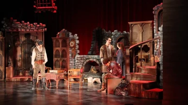 Gaziantep Şehir Tiyatrosu Gazale Uzun Gece ile izleyicileri büyüledi