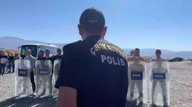 Erzincan çevik kuvvet polisleri gerçekçi tatbikatla eğitim aldı