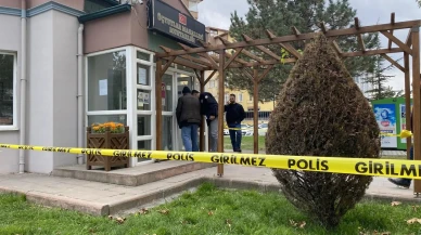 Motosikletli saldırgan Çorum'da Üçtutlar Muhtarlığı'na ateş açtı