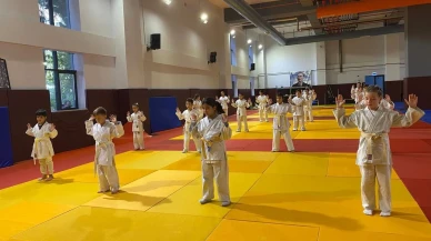 Salihli'de 250 judocu kemer sınavında ter döktü