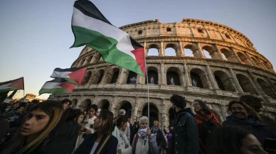 Avrupa'da İsrail'in Sumud Filosu müdahalesine binlerce kişi protesto düzenledi