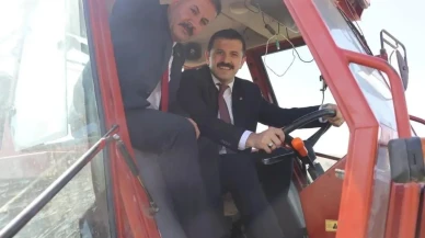 Tutak’ta şeker pancarı hasadı Kaymakam Coşkun ve yetkililerle başladı